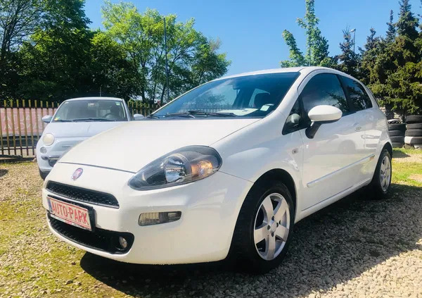 fiat śląskie Fiat Punto 2012 cena 15900 przebieg: 145000, rok produkcji 2012 z Polanica-Zdrój